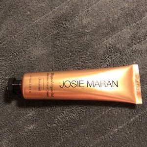 Josie Maran Hans cream